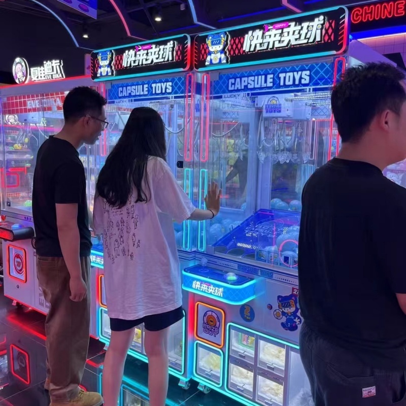 Máquina de Gashapon e Brinqued - Prize Capsule Toy Machine avaliação e preço