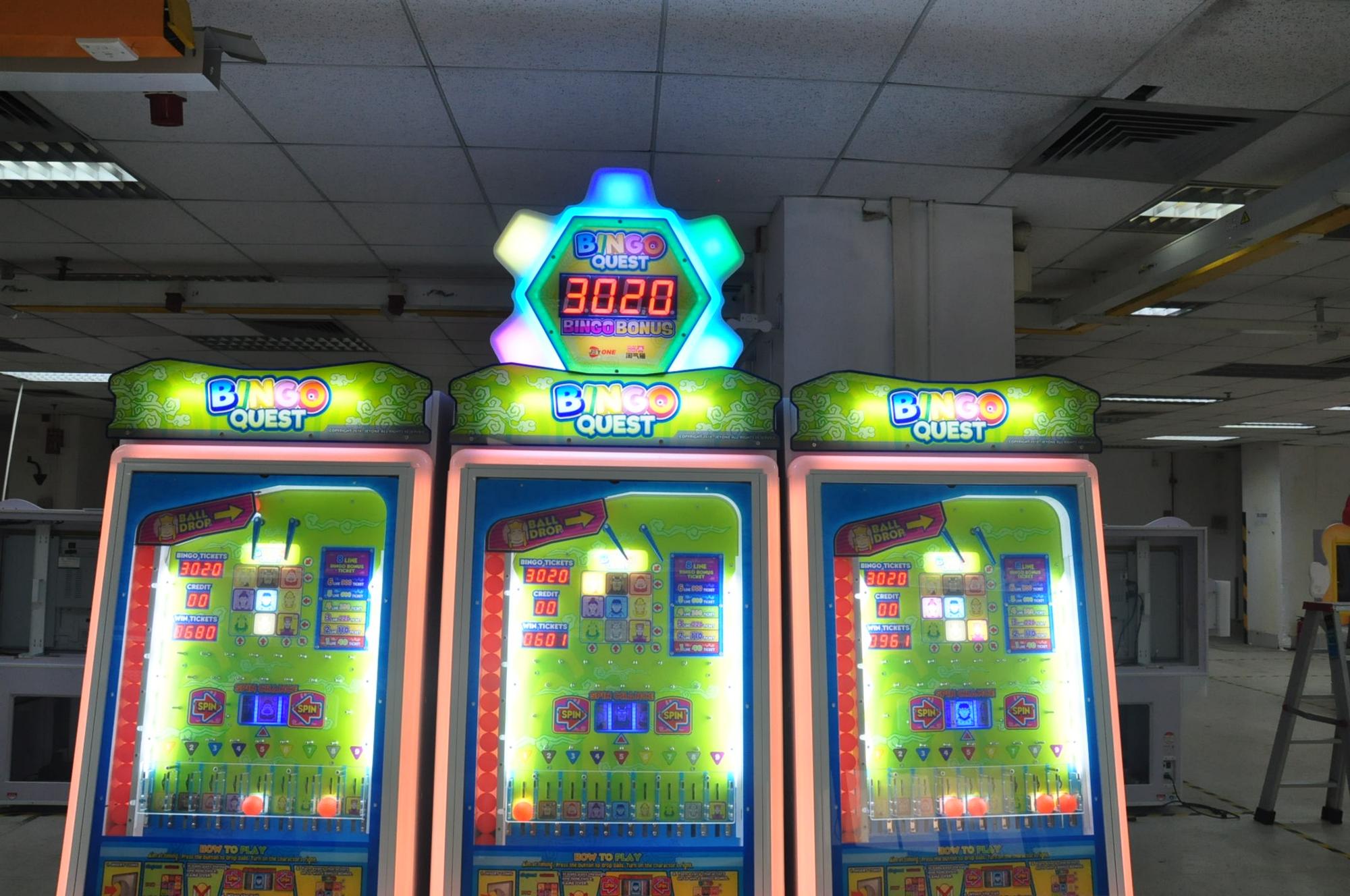 Diversão interna da máquina de - Arcade Quest avaliação e preço