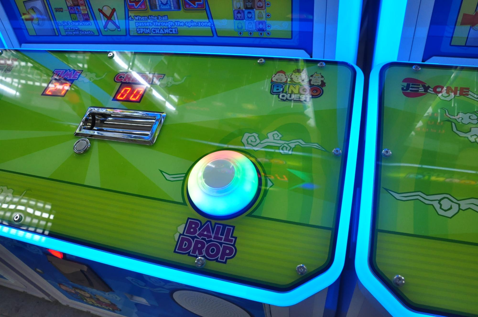 Diversão interna da máquina de - Arcade Quest avaliação e preço
